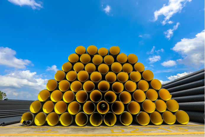 基建投资热潮来了，黑料不打烊
迎利好